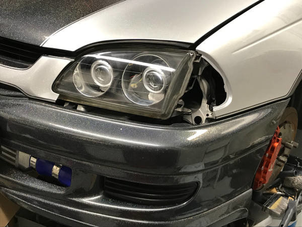 headlight.jpg.c8256aab0308b37c4c2a73e96e8e8000.jpg