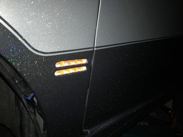 sidemarker9.jpg.63cb6ffebee17e1e4ccb086165dce321.jpg
