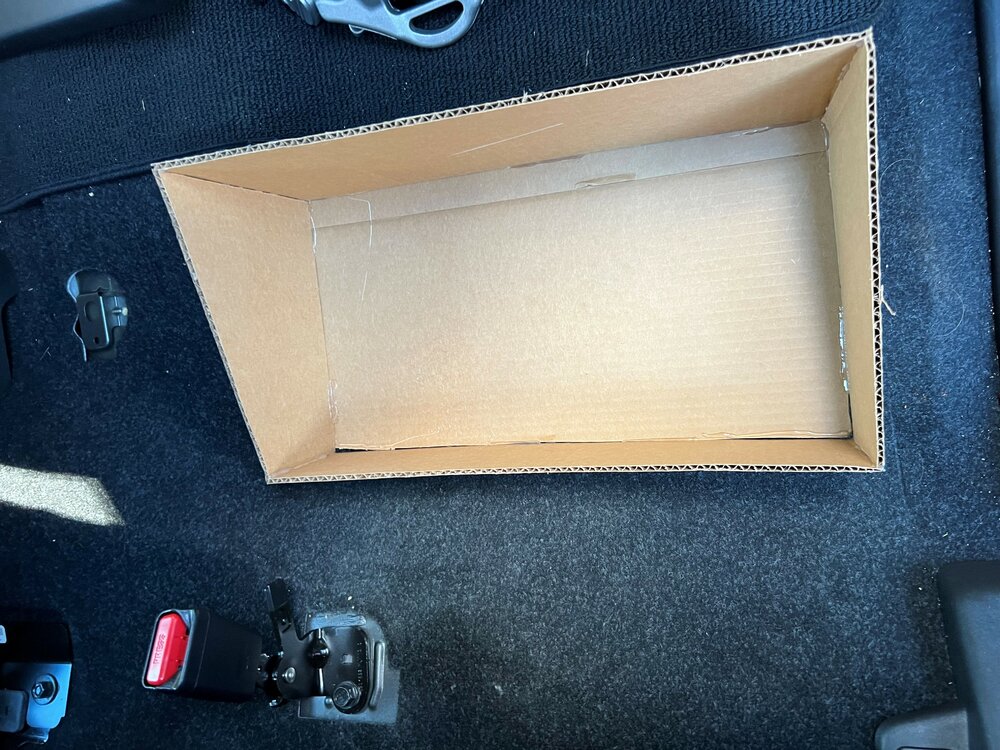 1088789553_box2.jpg
